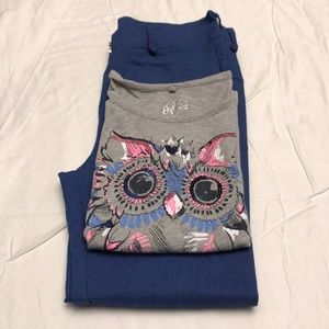 Girls stretch jeans and T shirt.